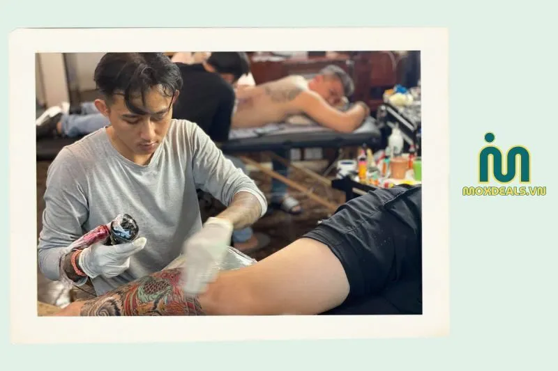 đang tattoo cà mau xăm khuyên