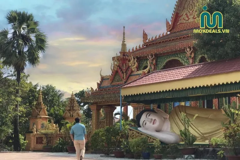 Hướng dẫn tham quan Chùa Monivongsa Bopharam Cà Mau