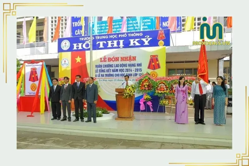 Trường THPT Hồ Thị Kỷ